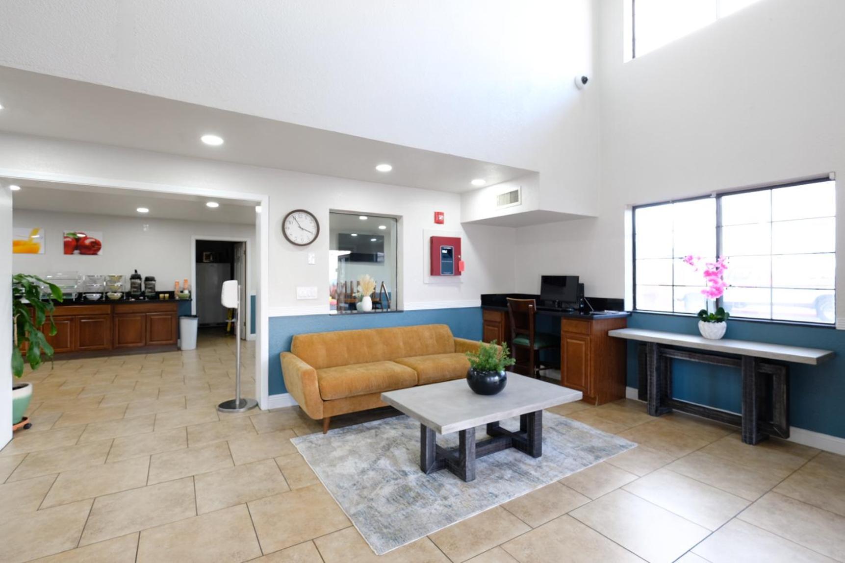 Inn Quality Near Petrified Forest Holbrook