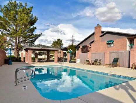 Inn Quality Near Petrified Forest 2*