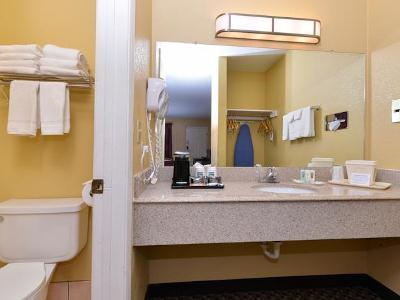 Quality Near Petrified Forest Inn 2*